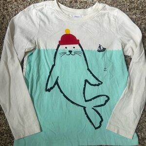 Hanna Andersson Cream Ecru Festive Seal Holiday Art Long Sleeve Shirt | Size 10